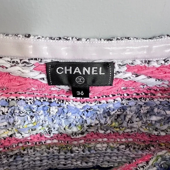 CHANEL Pink and Blue Textured Knit - Picture 2 of 9